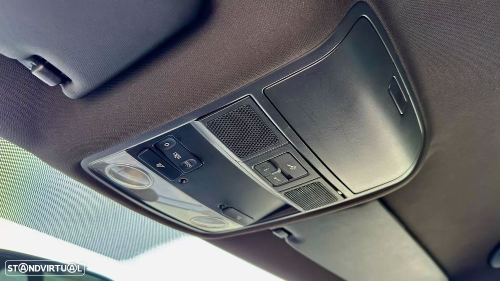 VW Scirocco 2.0 TDI Sport DSG - 38