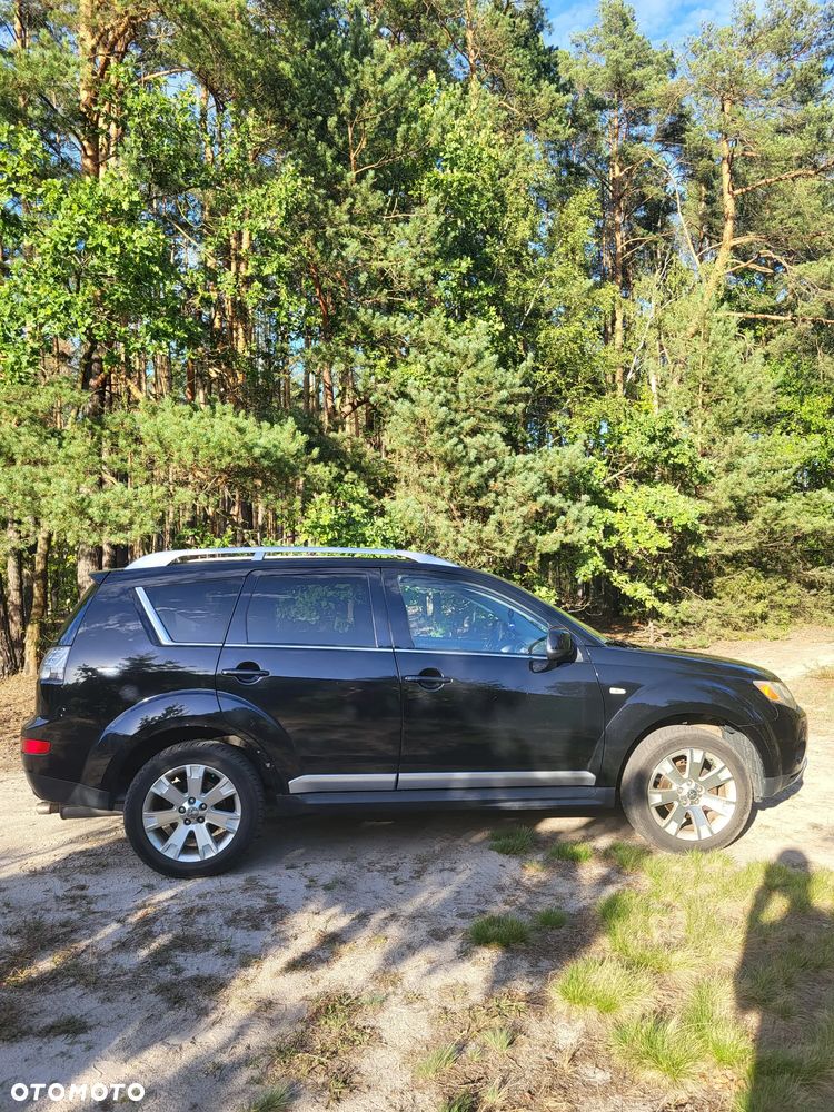 Mitsubishi Outlander 2.0 DID Instyle NAVI - 2