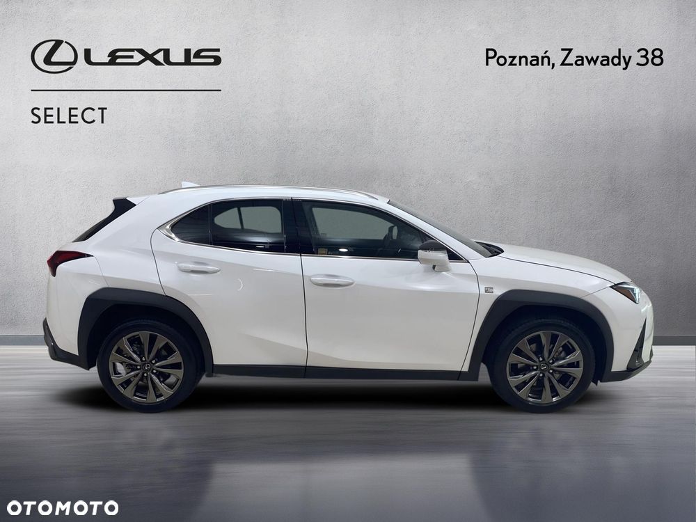 Lexus UX 300h F Sport Design - 8
