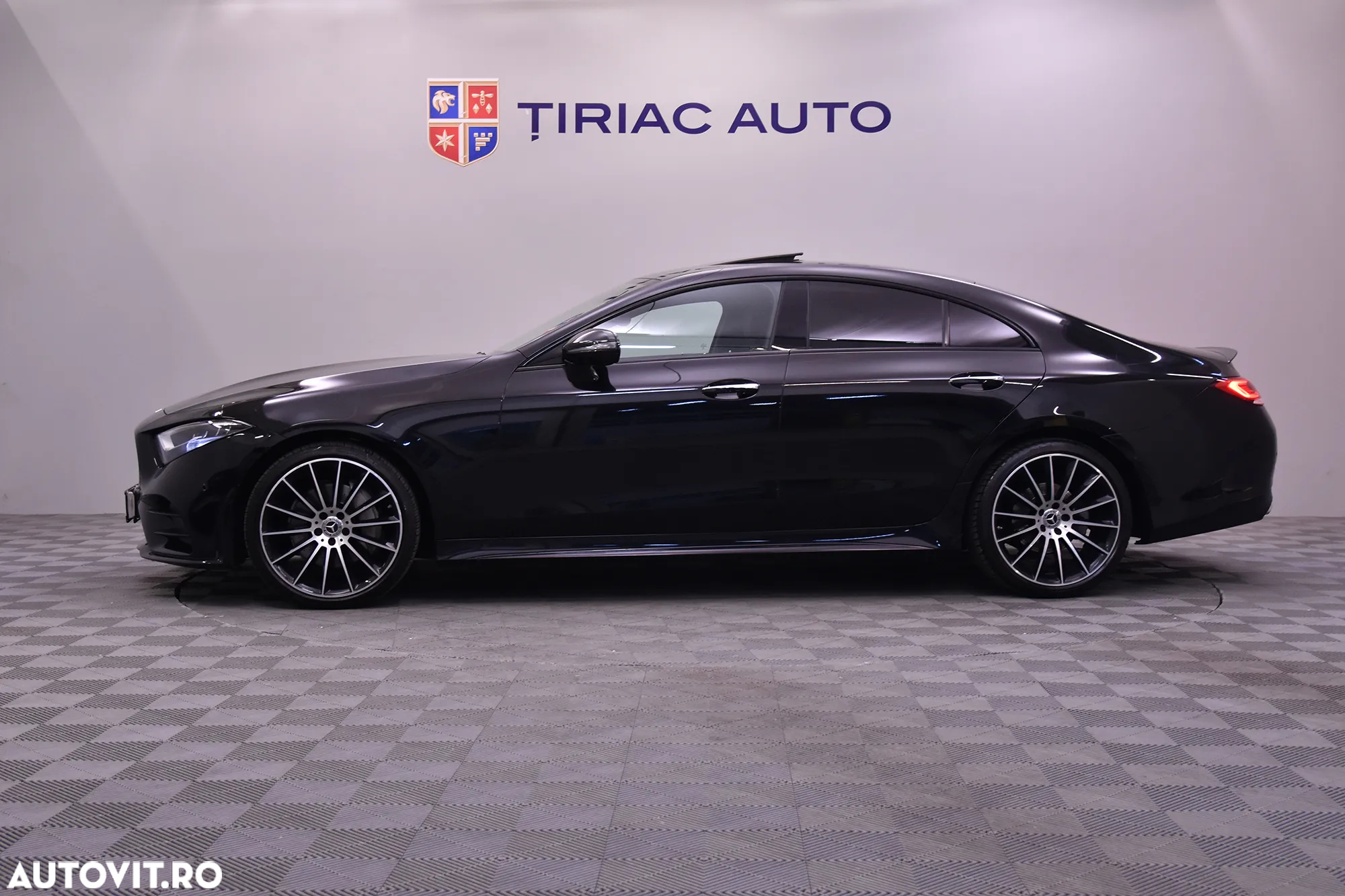 Mercedes-Benz CLS 220 d Aut - 2