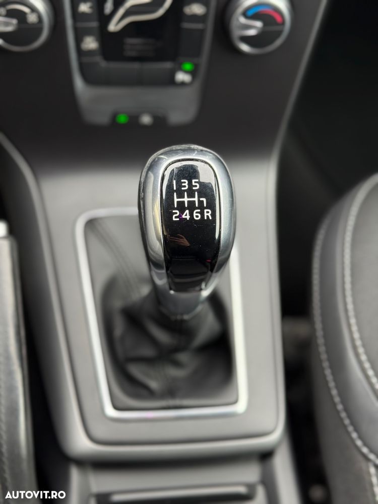 Volvo V40 D2 Linje You! - 13