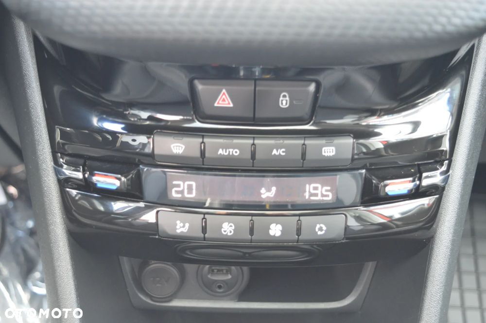 Peugeot 2008 1.6 VTi Allure - 21