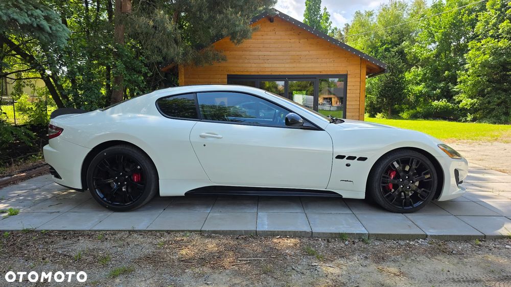Maserati GranTurismo S Automat - 5