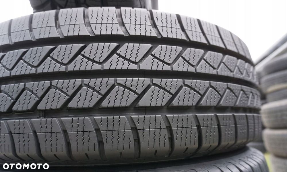 Goodyear Vector 4seasons Cargo 215/65R16C 106T W16 - 6