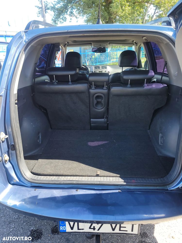Toyota RAV4 2.2 D-4D Luxury - 9