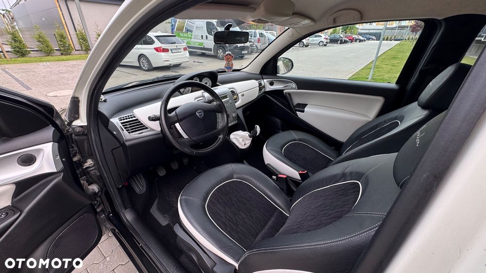 Lancia Ypsilon 1.2 8V Elefantino S&S - 10