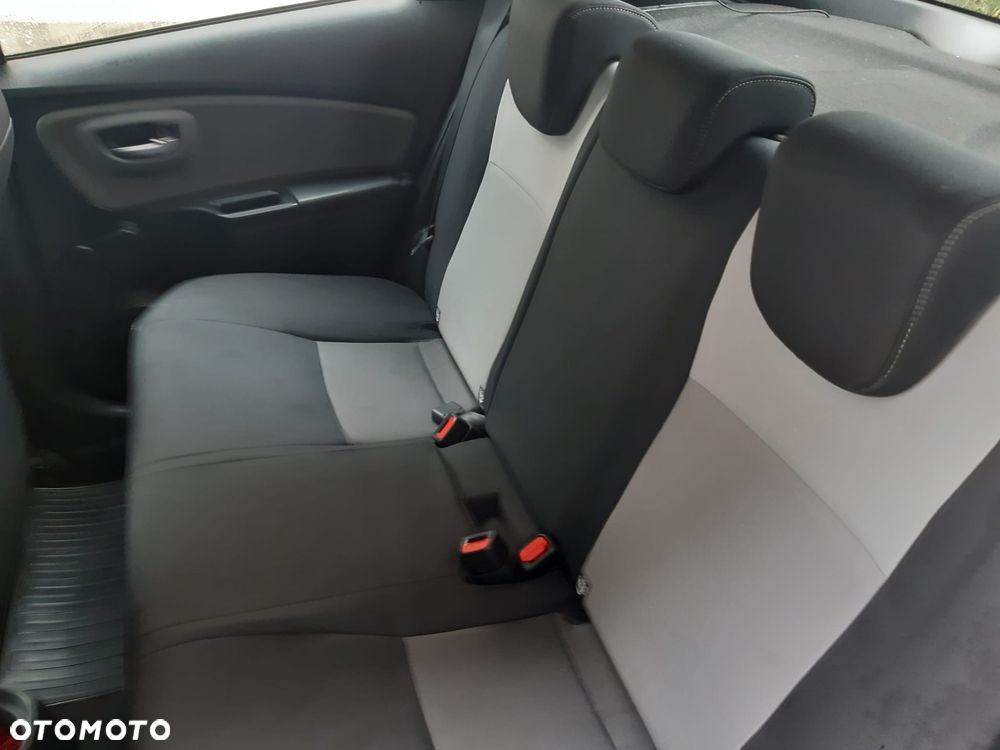 Toyota Yaris Hybrid 100 Premium - 20