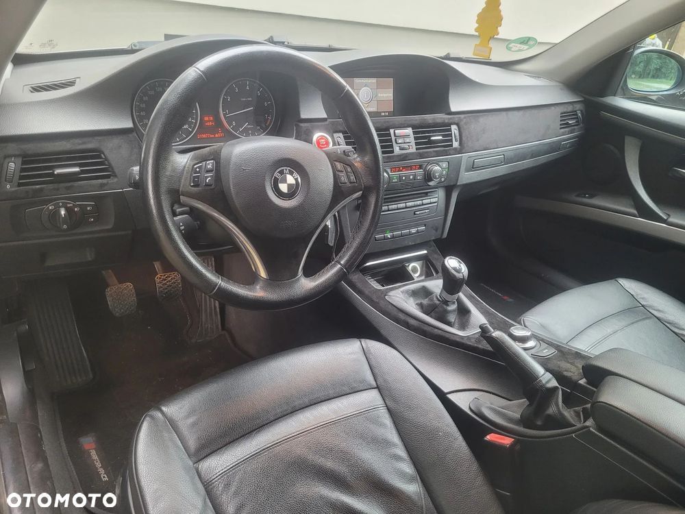 BMW Seria 3 320i - 6