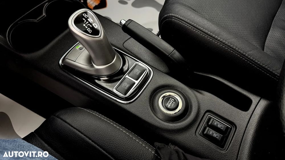 Mitsubishi Outlander 2.0 4WD Plug-In Hybrid - 23