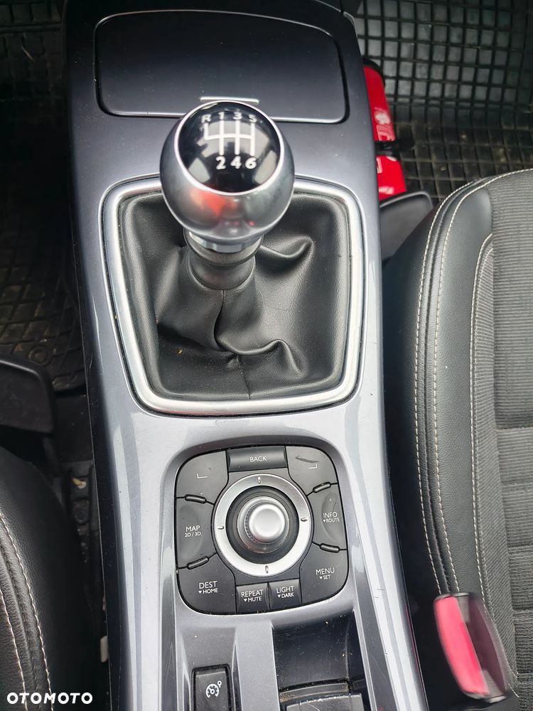 Renault Laguna 2.0 dCi FAP GT - 18