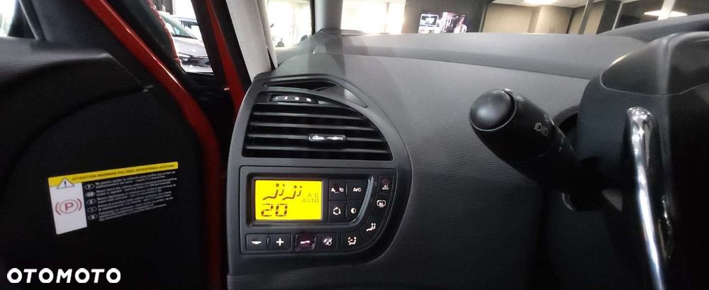 Citroën C4 Grand Picasso - 26