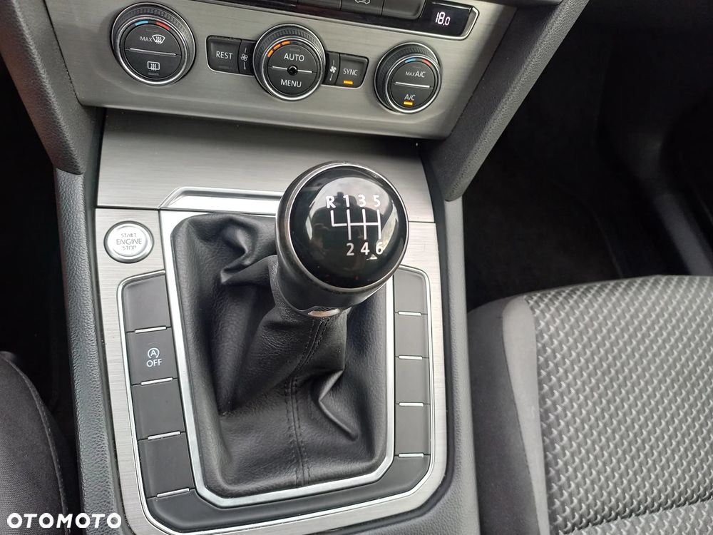 Volkswagen Passat - 26