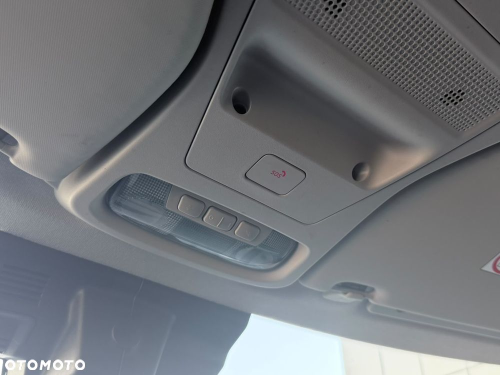 Ford Transit Courier - 30