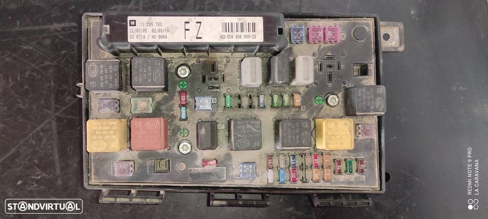 CAIXA RELÉS / FUSÍVEIS OPEL ASTRA H GTC 2005 -13205783 - 2
