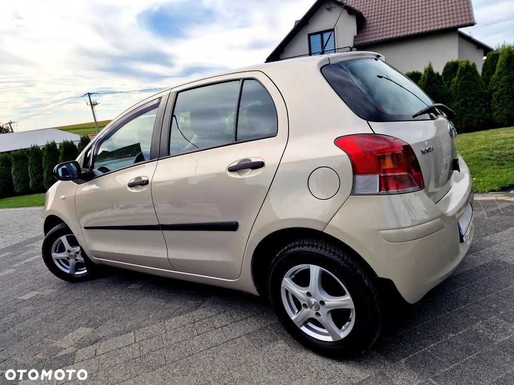 Toyota Yaris 1.0 Luna A/C - 3