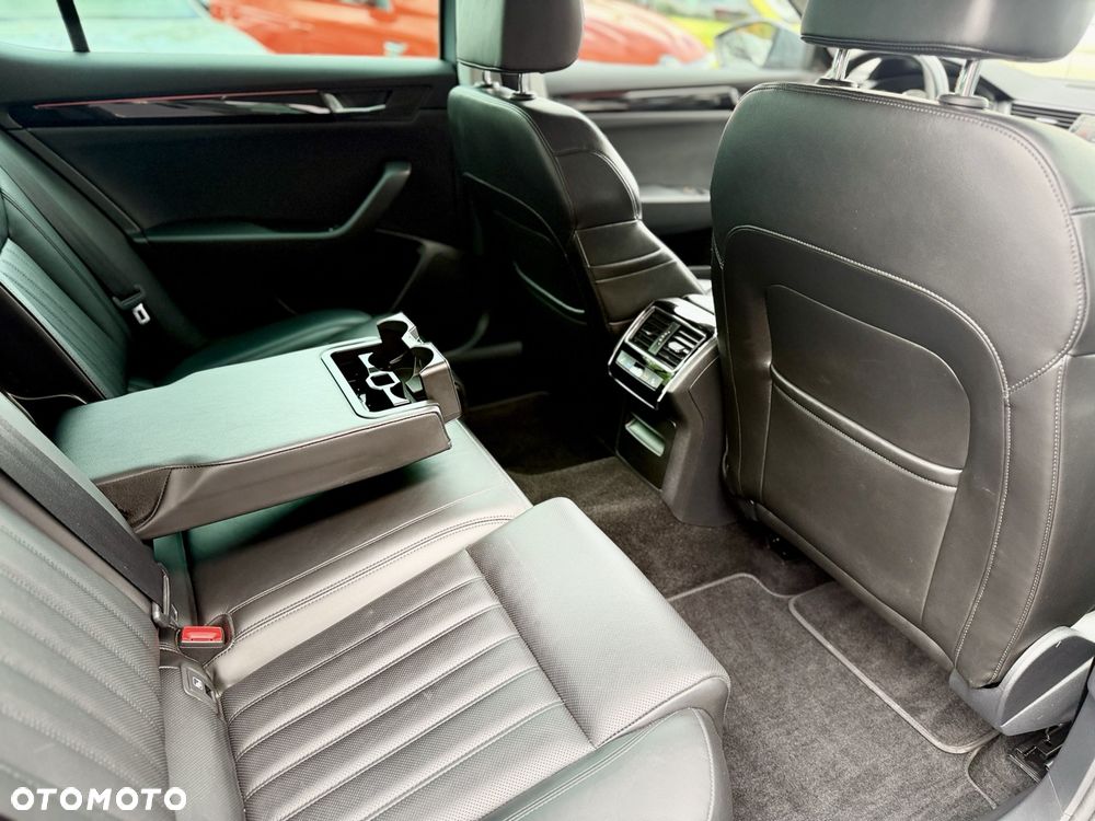 Skoda Superb 2.0 TDI 4x4 L&K DSG - 22