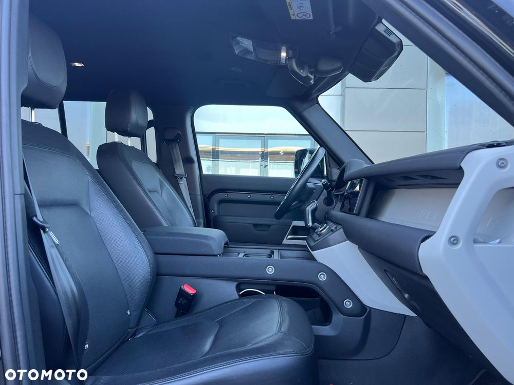 Land Rover Defender - 4