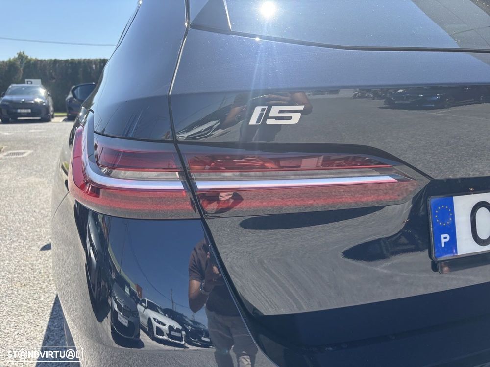 BMW i5 eDrive40 Edição Desportiva M - 17