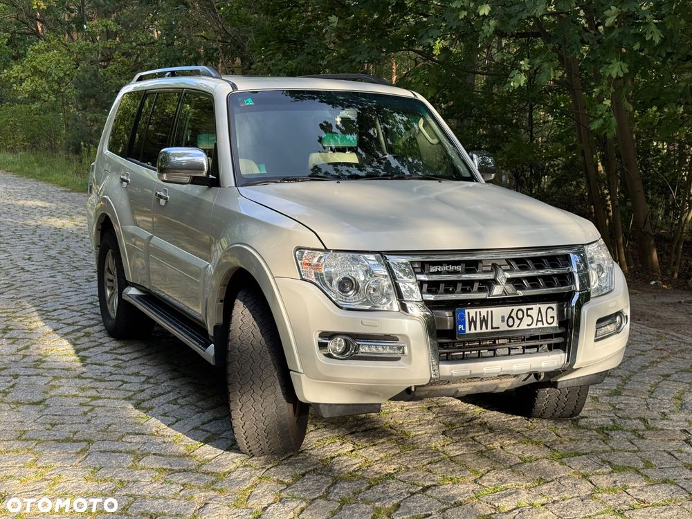 Mitsubishi Pajero - 1