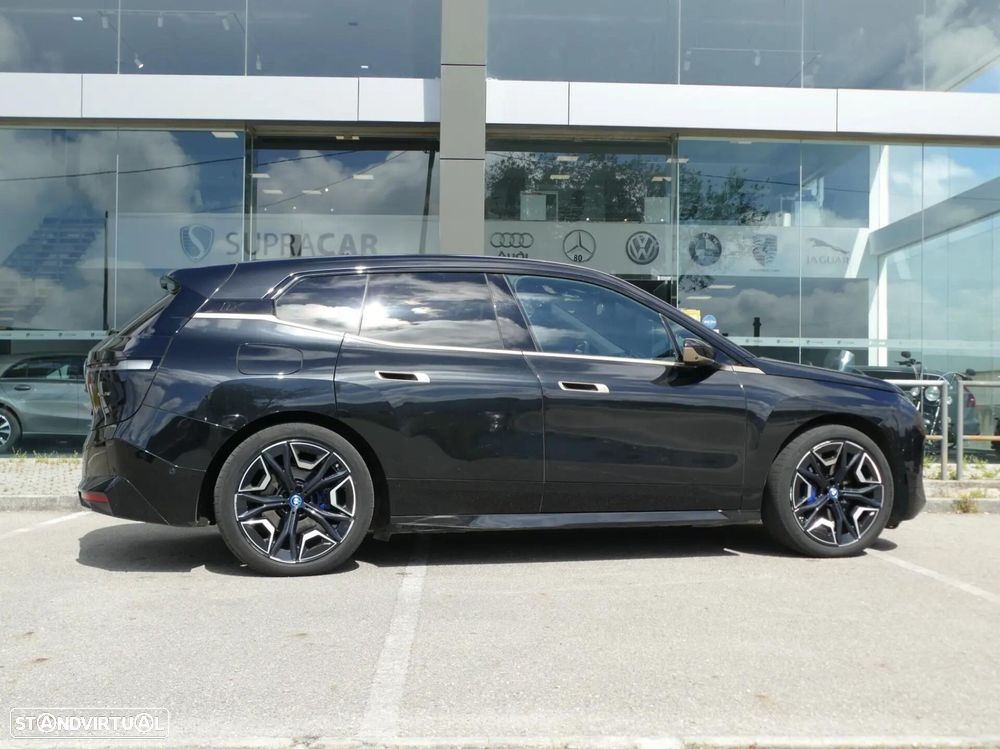 BMW iX xDrive 40 Pack Desportivo - 42