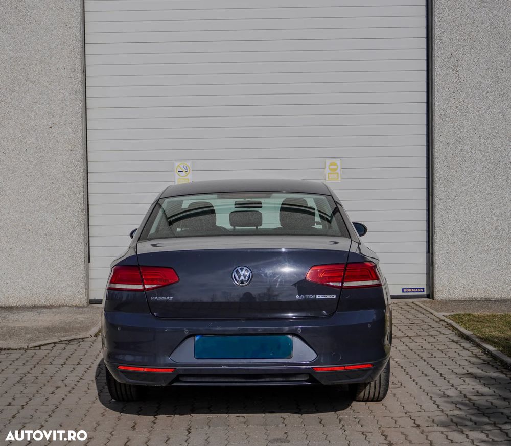Volkswagen Passat - 4