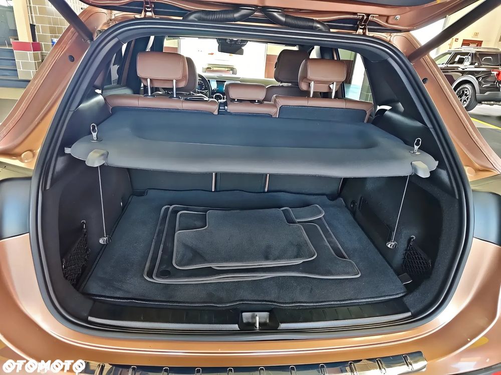 Mercedes-Benz GLA 250 4-Matic AMG Line - 12