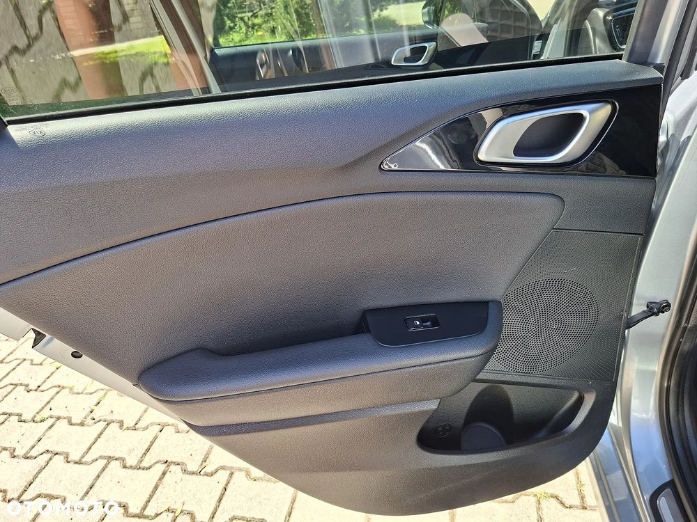 Kia Ceed - 31