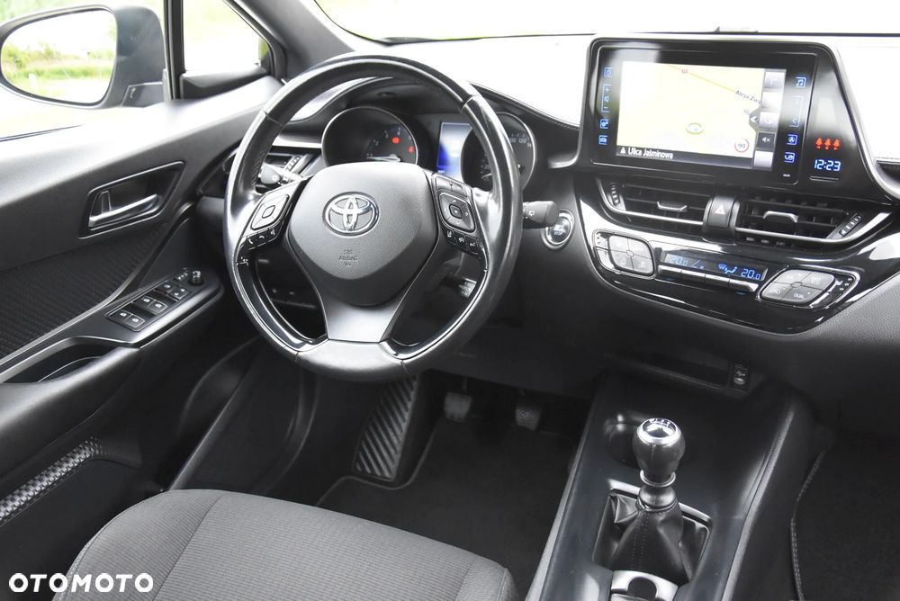 Toyota C-HR 1.2 Turbo Team Deutschland - 24
