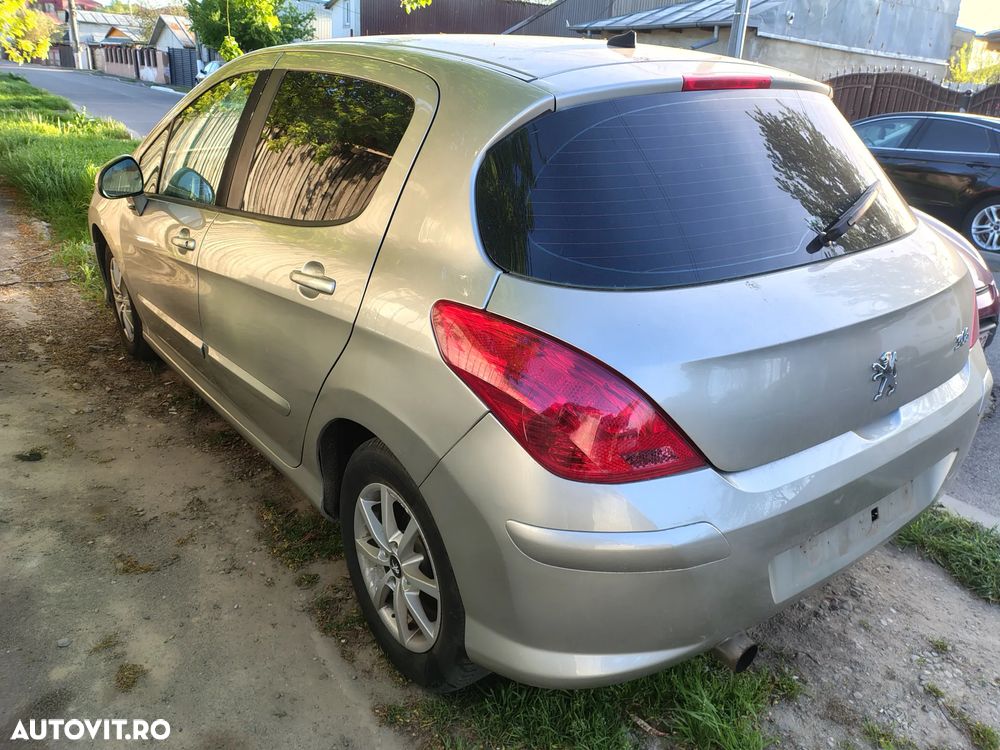 Dezmembrez Peugeot 308 1.6 diesel - 3