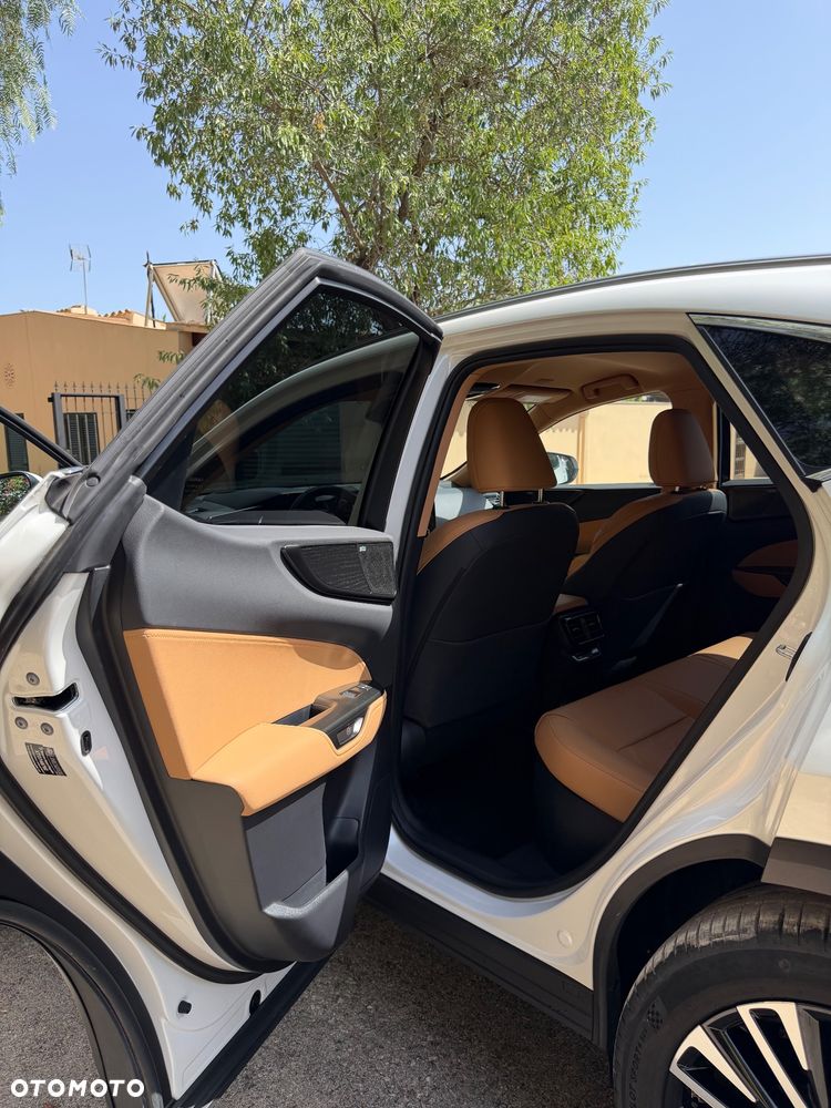 Lexus NX 350h Omotenashi AWD - 8