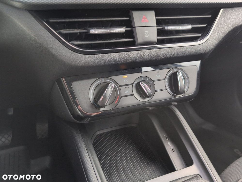 Skoda Kamiq 1.0 TSI Essence - 27