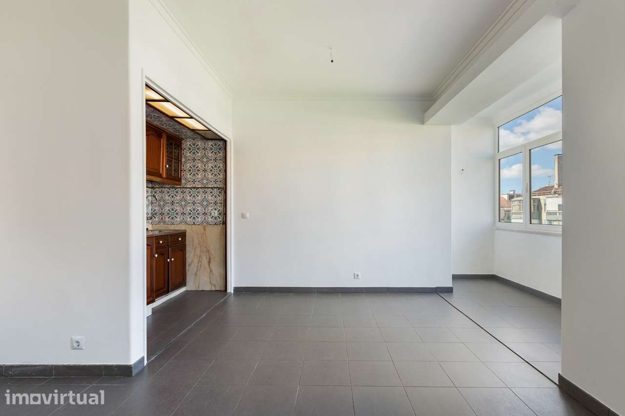 Apartamento T1 Venda em Benfica,Lisboa - Grande imagem: 2/19