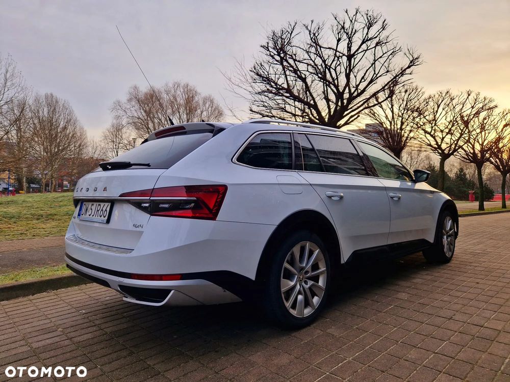 Skoda Superb 2.0 TDI SCR 4x4 Scout DSG - 3