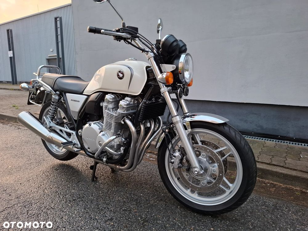 Honda CB - 2