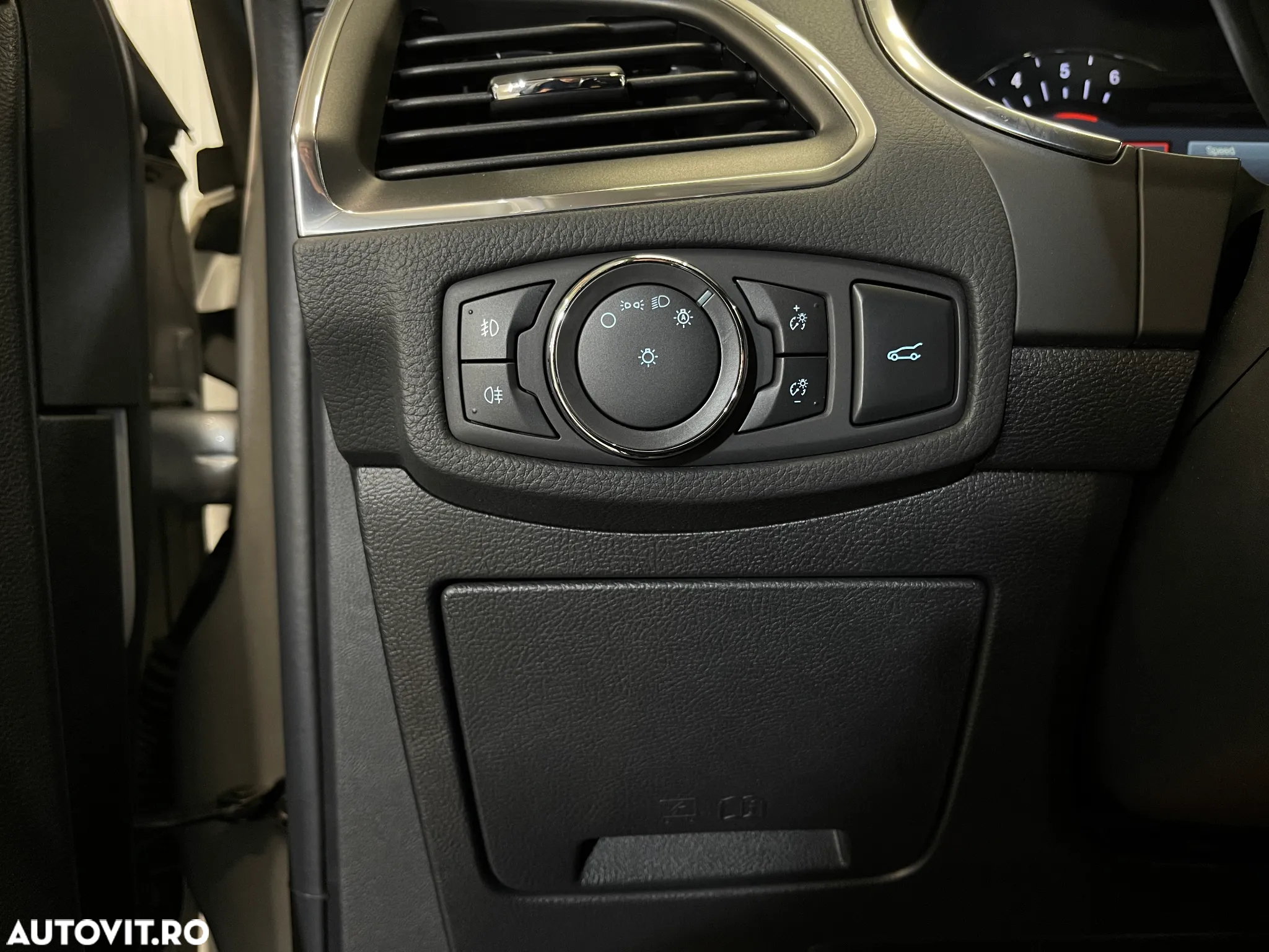 Ford S-Max 2.0 TDCi Powershift Titanium - 28