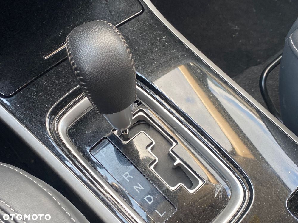 Mitsubishi Outlander - 22