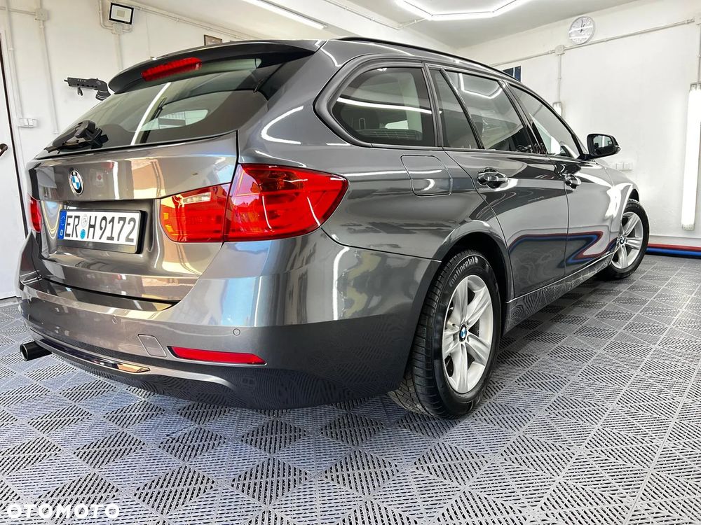 BMW Seria 3 318d DPF Edition Sport - 4