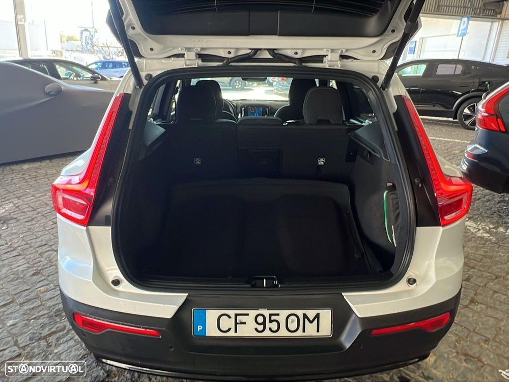 Volvo XC 40 2.0 B3 Plus Dark - 14