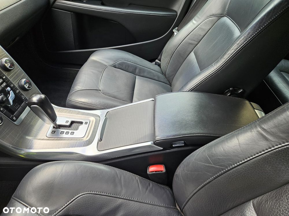 Volvo XC 70 2.4D AWD Summum - 18