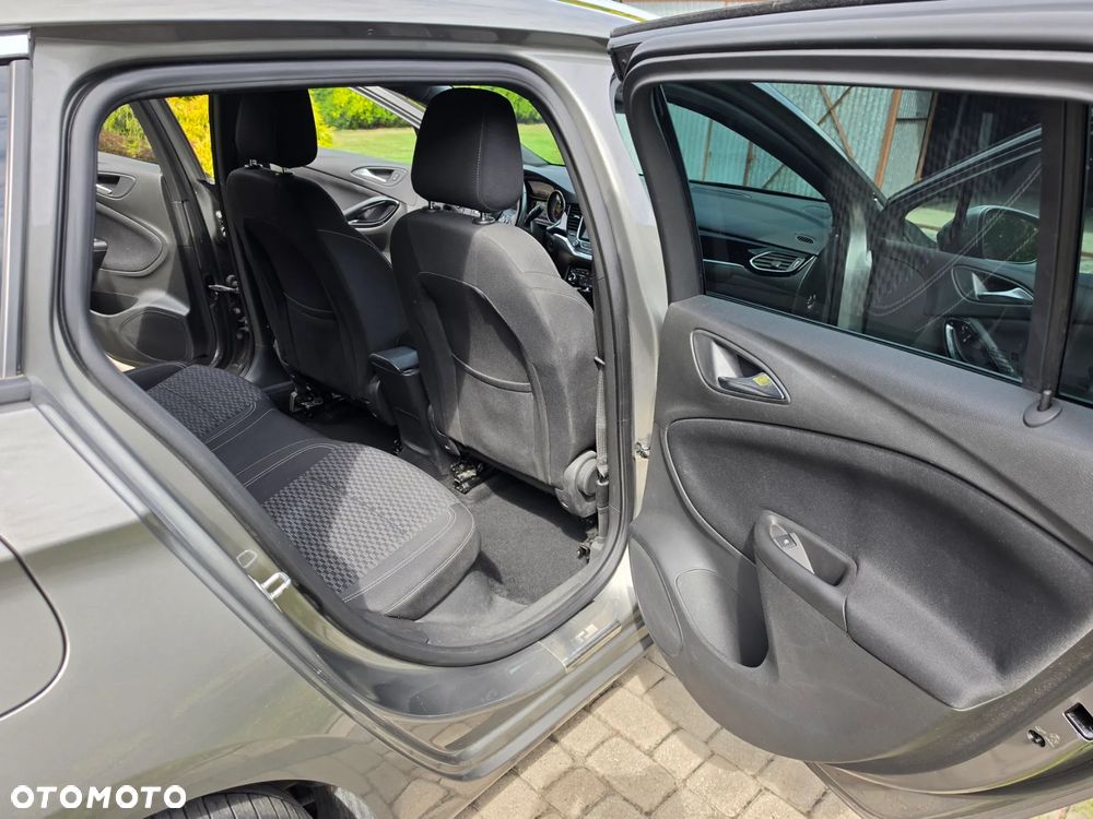 Opel Astra - 16