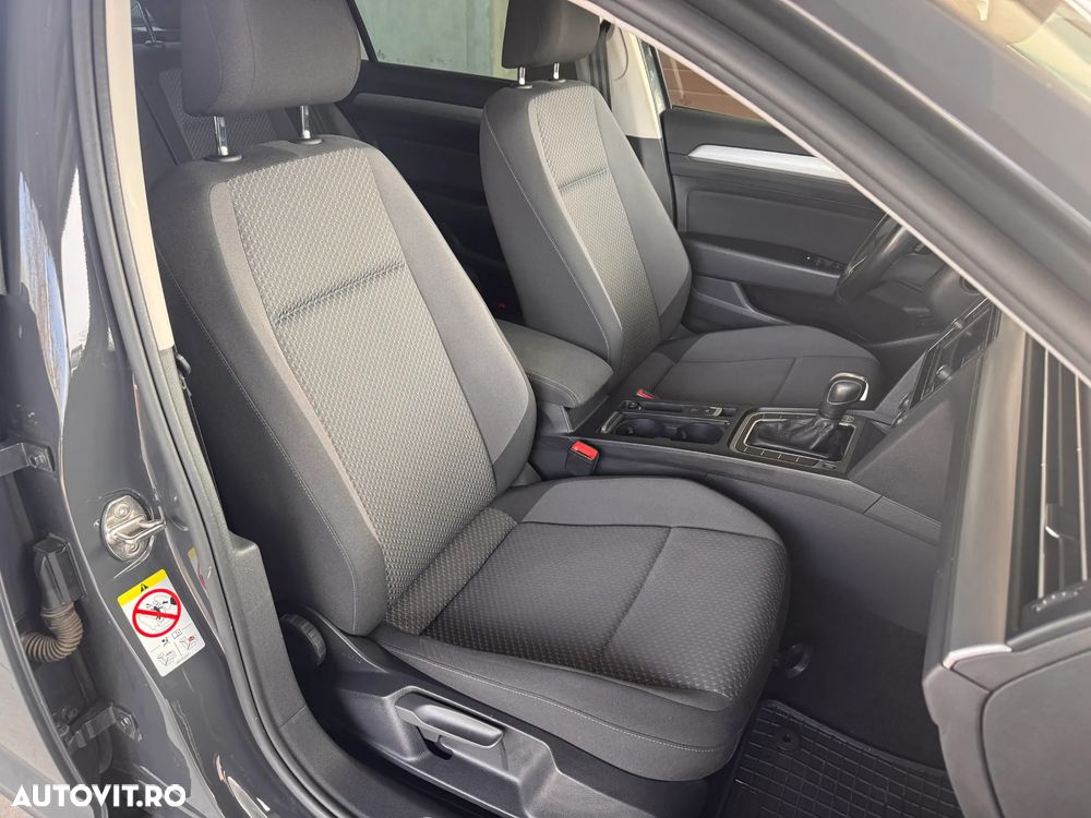 Volkswagen Passat - 29