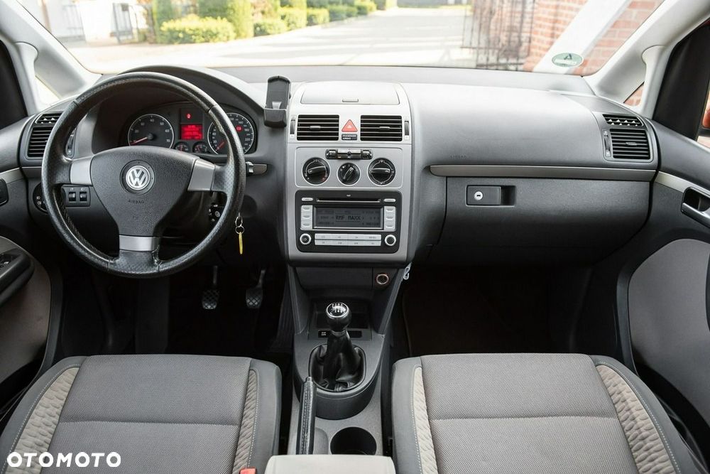 Volkswagen Touran 1.4 TSI Cross - 5