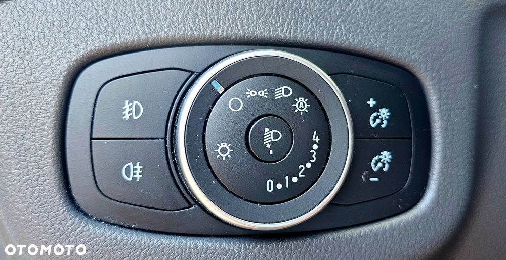 Ford Transit Connect - 25