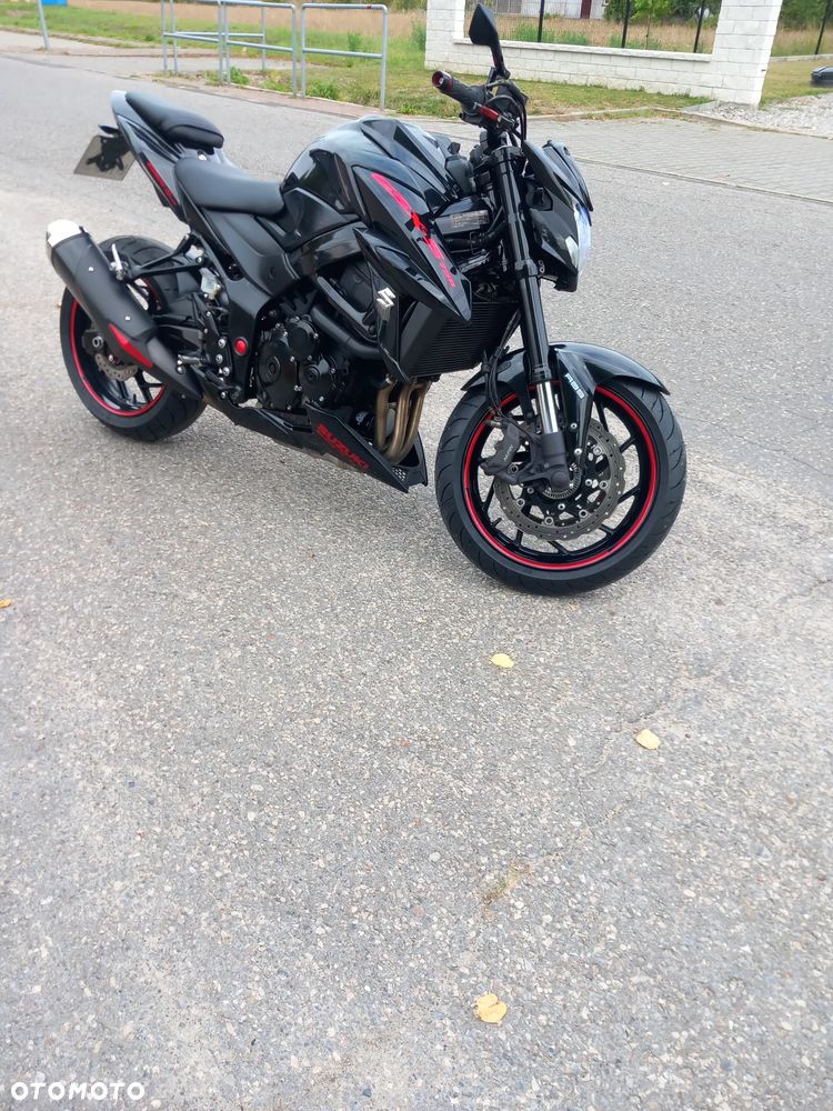 Suzuki GSX - 7