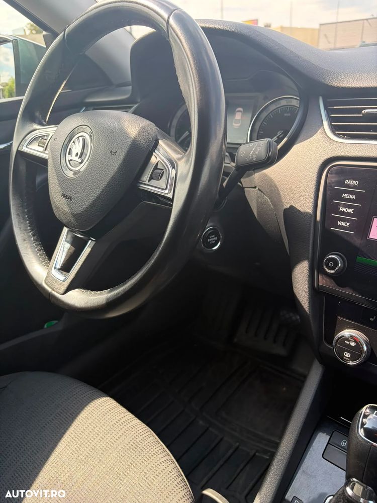 Skoda Octavia 1.6 TDI DSG Style - 9