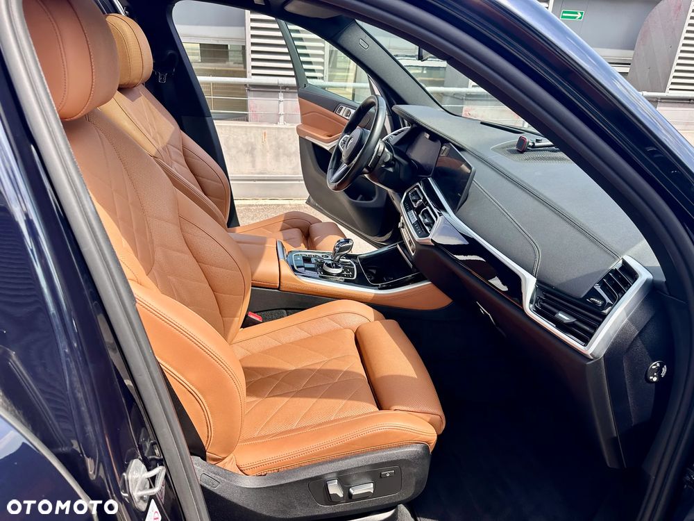BMW X5 xDrive40i mHEV - 16