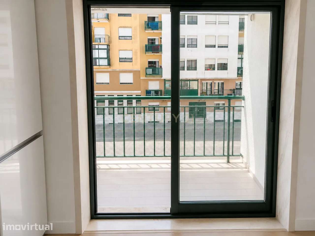 Apartamento T2 Remodelado | Massamá Norte - Grande imagem: 2/14