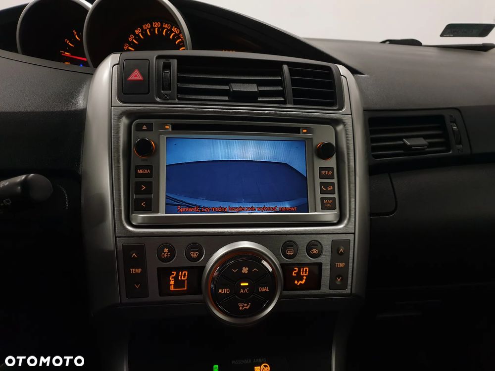 Toyota Verso 2.0 D-4D Premium - 20