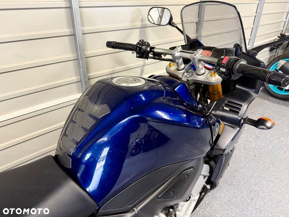 Yamaha FZ - 11