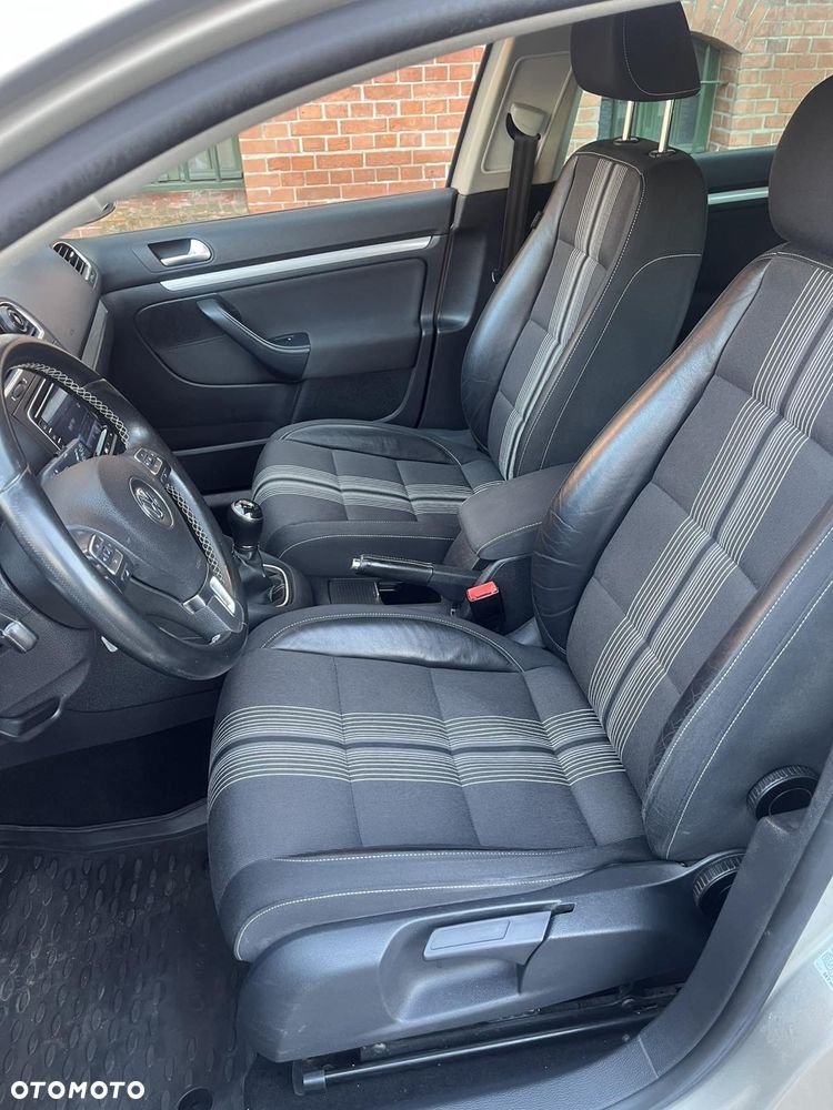 Volkswagen Golf 1.6 TDI DPF BlueMotion Technology MATCH - 7